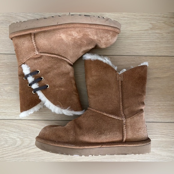 UGG Constantine Boots in Chestnut - Picture 2 of 6